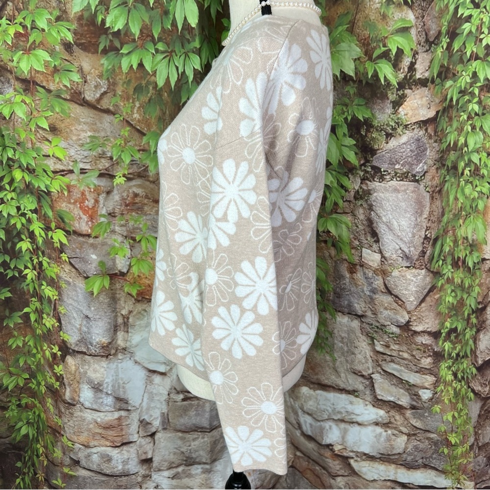 RACHEL ZOE Beige Daisy Print Floral Cozy Crewneck Sweater, S - Picture 5 of 10